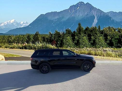 DB Black Clearcoat 2026 Dodge Durango GT Premium HEMI V8 AWD