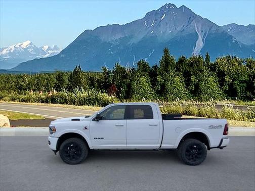 2020 RAM 2500 Laramie Crew Cab 4X4 6'4' Box