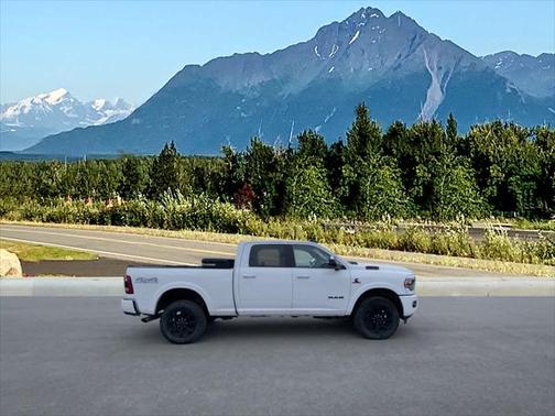 2020 RAM 2500 Laramie Crew Cab 4X4 6'4' Box
