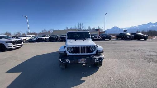 2025 Jeep Wrangler 4-Door Sahara 4x4