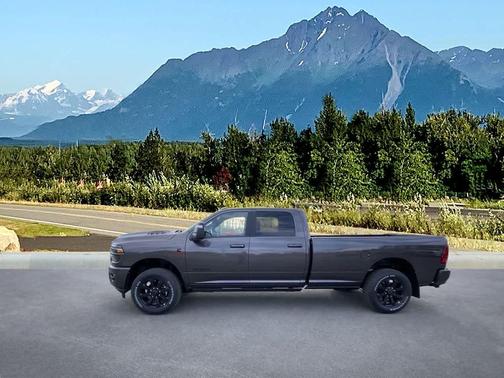 2025 RAM 2500 Laramie Crew Cab 4x4 8' Box