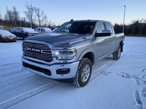 2022 RAM 2500 Laramie Crew Cab 4x4 6'4' Box
