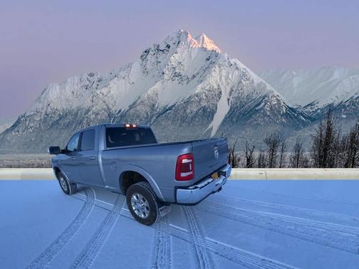 2022 RAM 2500 Laramie Crew Cab 4x4 6'4' Box