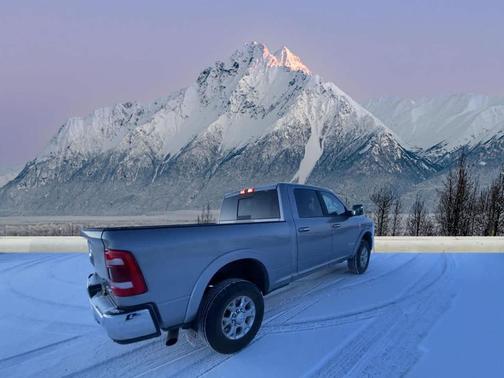 2022 RAM 2500 Laramie Crew Cab 4x4 6'4' Box