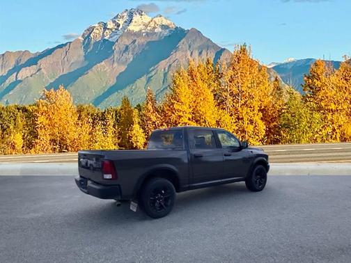 2024 RAM 1500 Classic Warlock Crew Cab 4x4 5'7' Box