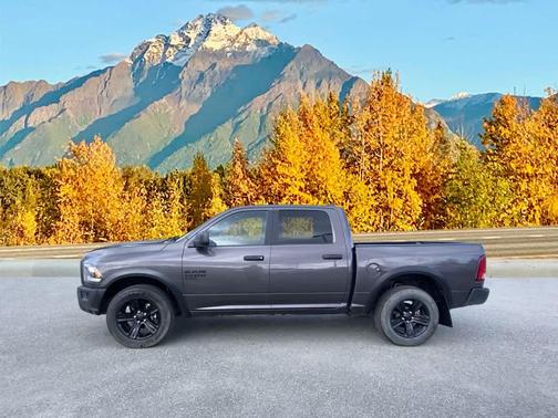 2024 RAM 1500 Classic Warlock Crew Cab 4x4 5'7' Box