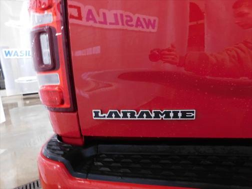 Flame Red Clearcoat 2019 RAM 3500 Laramie Crew Cab 4x4 8' Box