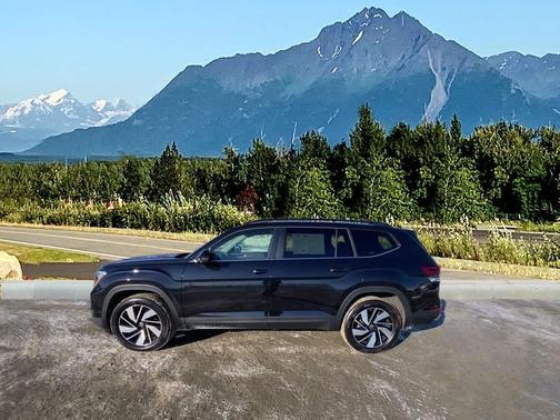 2025 Volkswagen Atlas 2.0T SE w/Technology 4MOTION