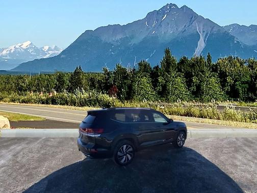 2025 Volkswagen Atlas 2.0T SE w/Technology 4MOTION