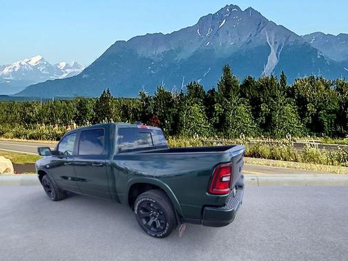 Serrano Green Metallic 2026 RAM 1500 Big Horn/Lone Star
