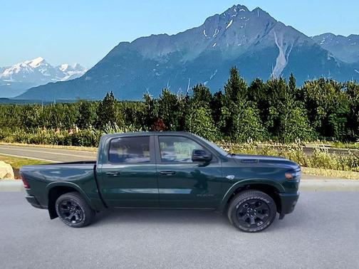 Serrano Green Metallic 2026 RAM 1500 Big Horn/Lone Star