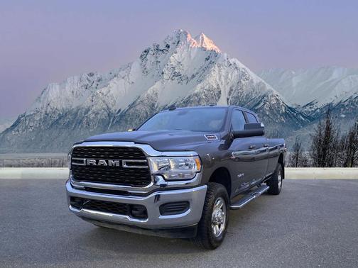 2022 RAM 2500 Big Horn Crew Cab 4x4 8' Box
