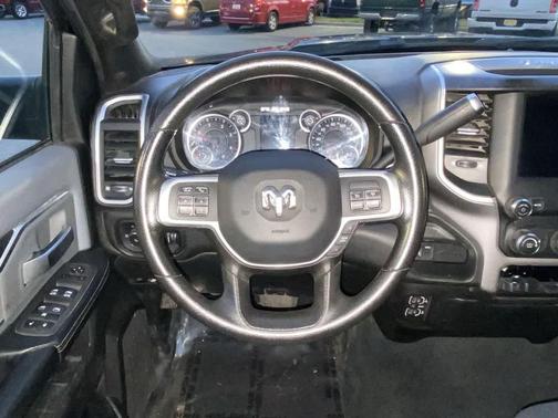 2022 RAM 2500 Big Horn Crew Cab 4x4 8' Box