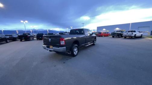 2022 RAM 2500 Big Horn Crew Cab 4x4 8' Box