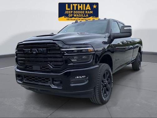 Diamond Black Crystal Pearlcoat 2026 RAM 2500 Laramie Crew Cab 4x4 8' Box