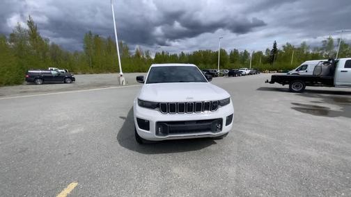 Bright White Clearcoat 2023 Jeep Grand Cherokee Overland