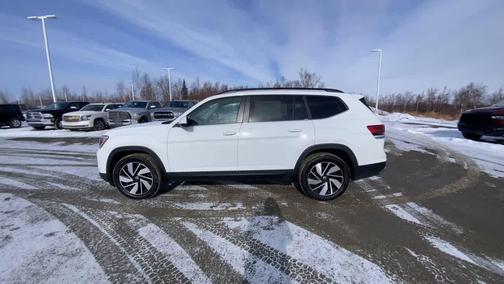 2025 Volkswagen Atlas 2.0T SE w/Technology 4MOTION