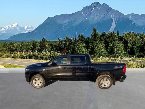 Diamond Black Crystal Pearlcoat 2026 RAM 1500 Big Horn/Lone Star