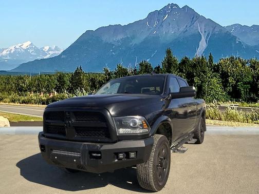 Brilliant Black Crystal Pearlcoat 2016 RAM 2500 Laramie