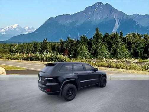 2022 Jeep Grand Cherokee Altitude