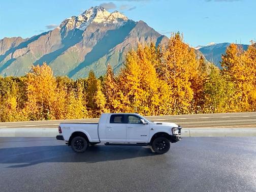 2022 RAM 2500 Laramie Mega Cab 4x4 6'4' Box