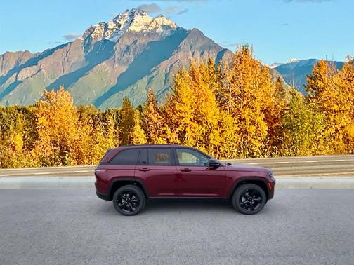 2025 Jeep Grand Cherokee Altitude