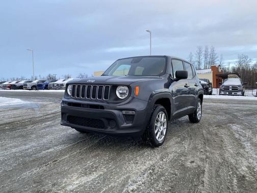 Graphite Gray 2023 Jeep Renegade Latitude