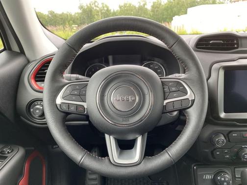 2023 Jeep Renegade Trailhawk