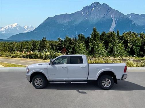 2022 RAM 2500 Laramie Crew Cab 4x4 6'4' Box