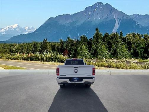 2022 RAM 2500 Laramie Crew Cab 4x4 6'4' Box