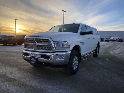 2018 RAM 2500 Laramie Crew Cab 4x4 6'4' Box