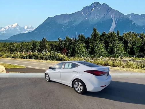 Quartz White Pearl 2016 Hyundai ELANTRA SE