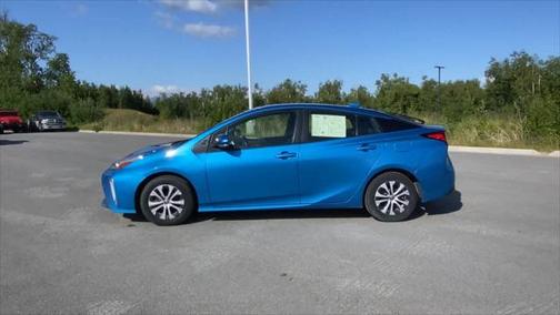 2022 Toyota Prius XLE
