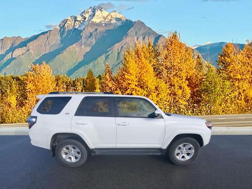 2024 Toyota 4Runner SR5