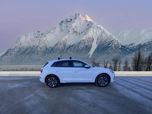 2023 Audi Q5 45 S line Premium Plus