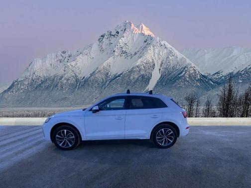 2023 Audi Q5 45 S line Premium Plus