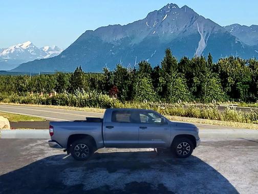 2018 Toyota Tundra SR5