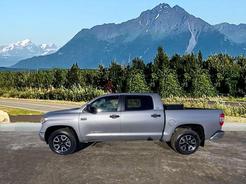 2018 Toyota Tundra SR5