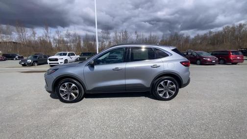 Iconic Silver Metallic 2024 Ford Escape Platinum
