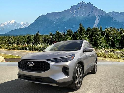 Iconic Silver Metallic 2024 Ford Escape Platinum