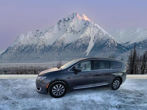 2020 Chrysler Pacifica Touring-L Plus