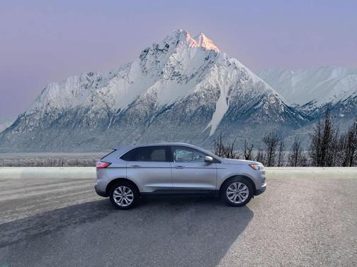 2023 Ford Edge Titanium