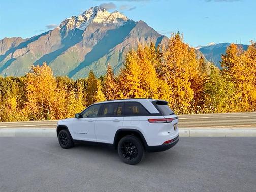 2024 Jeep Grand Cherokee Altitude