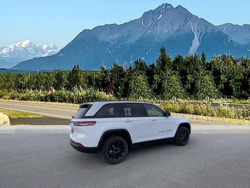 2024 Jeep Grand Cherokee Altitude