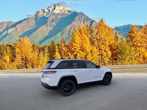 2024 Jeep Grand Cherokee Altitude