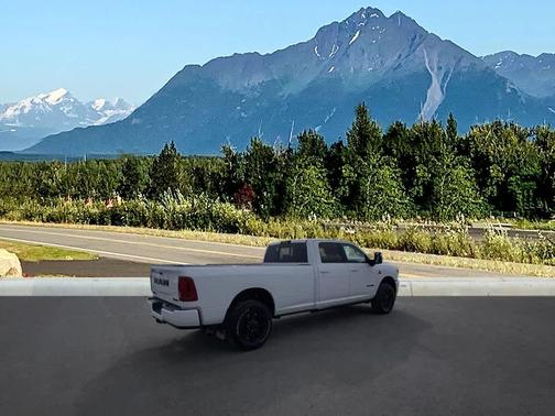 2025 RAM 2500 Laramie Crew Cab 4x4 8' Box