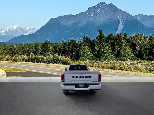 2025 RAM 2500 Laramie Crew Cab 4x4 8' Box