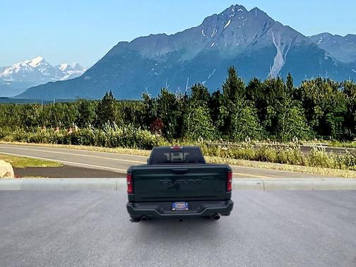 Serrano Green Metallic 2026 RAM 1500 Big Horn/Lone Star