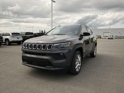 2024 Jeep Compass Latitude Lux