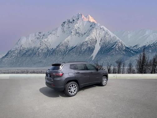 2024 Jeep Compass Latitude Lux